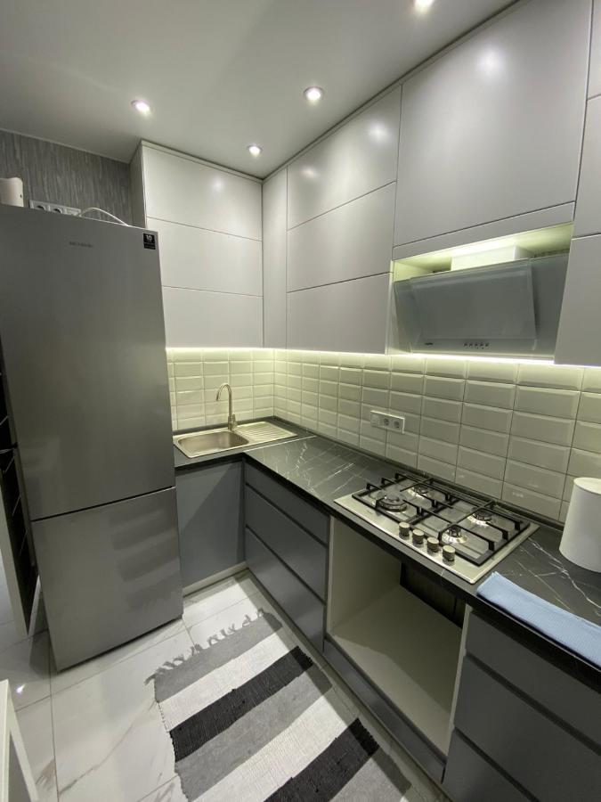 Стильная Квартира На Позняках Газ И Низкий Этаж Kyiv Exterior photo